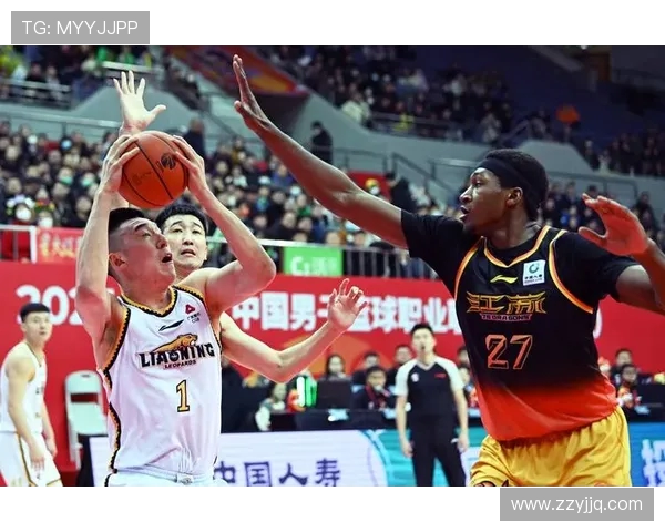 江苏肯帝亚与浙江稠州激战正酣 两队争锋再掀篮球风云 江苏肯帝亚与浙江稠州激战正酣 两队争锋再掀篮球风云