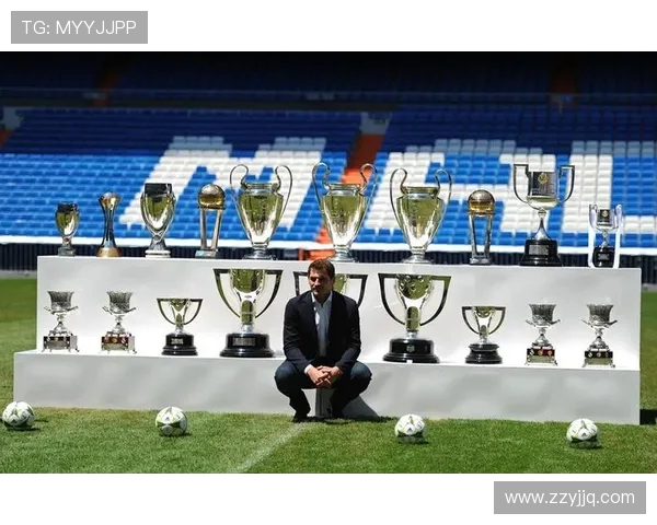 伊克尔·卡西利亚斯：从少年天才到足球传奇守门员的光辉历程